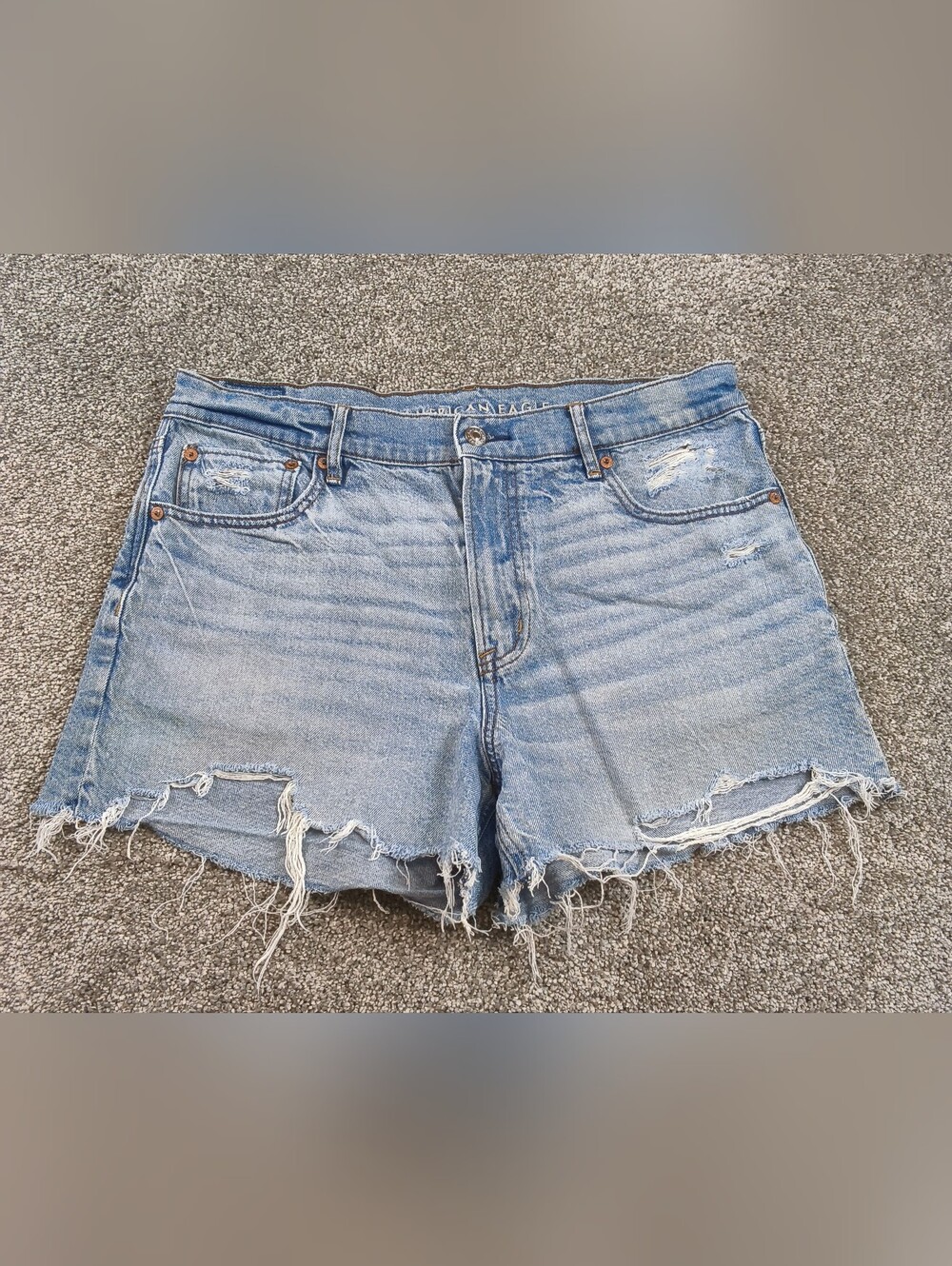 American Eagle Relaxed Short Distressed Denim Shorts Light Wash 12